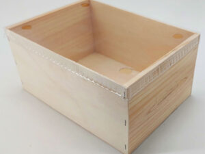 Caja de madera sin tapa de 32*22,6*15,4cm con blister plástico vacía