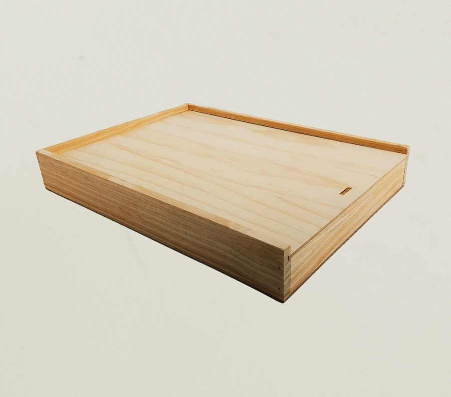 Caja de madera premium 6 con tapa 40×28×5,5cm